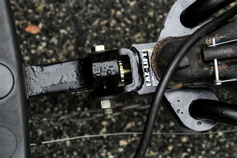 Snapklik.com : Camco Eaz-Lift ReCurve R3 1,200lb Weight Distribution