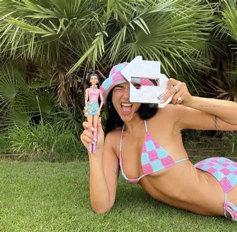 Dua Lipa ya tiene su propia muñeca Barbie Es la Moda