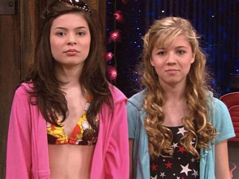8 Sexy New Jennette McCurdy Bikini Pics
