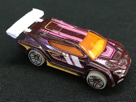 HOT WHEELS LOOP Coupe Car Collectable Scale 1 64 EUR 4 21 PicClick FR