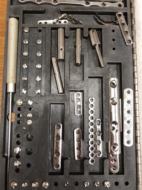 Assorted Orthopedic Plates and Screws | VEEN America - Veterinary