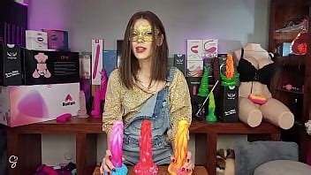 Sarah Sue Presents Her New Fantasy Dildo XNXX