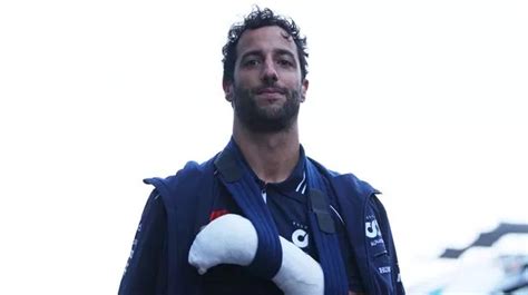 Daniel Ricciardo Set For Surgery On Broken Hand As Timeline Given For