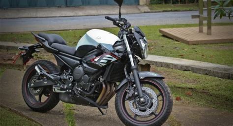 Vídeo Yamaha XJ6 N uma naked imponente e dócil moto br
