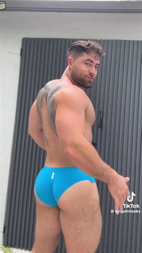 Thick Ass Hunk Thisvid