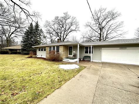 2355 Vincent Dr, Muskegon, MI 49441 - MLS 23000388 - Coldwell Banker