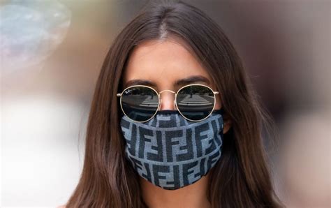Медицинские маски – новый модный аксессуар! - SportChic.ru