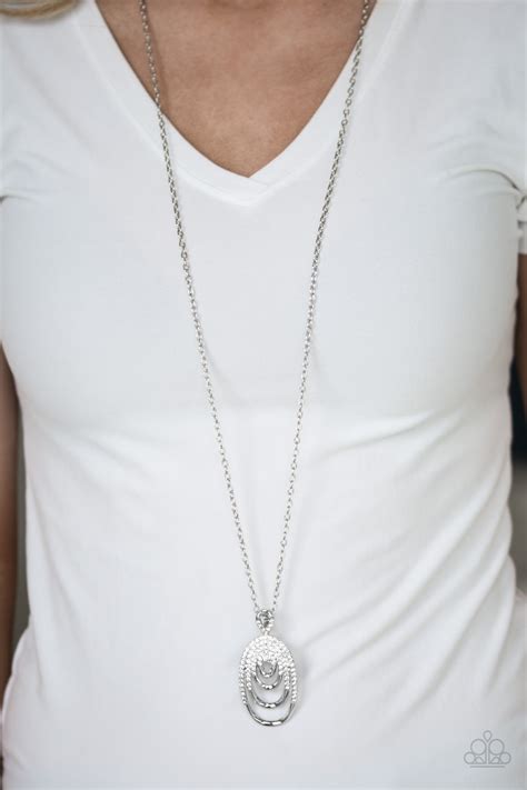 The Heiress White Paparazzi Necklace Jewelryblingthing