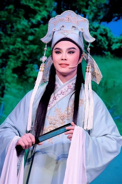 Từng bị nói ngựa non háu đá hot boy cải lương được phong tặng NSƯT ở tuổi 34