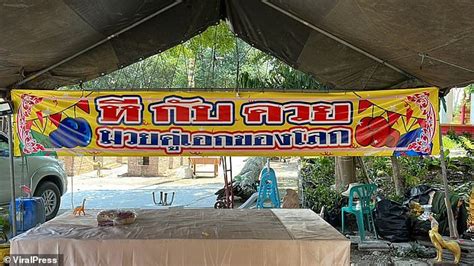 New Golden Vagina That Stands 4ft Tall Is Worshipped By Women At Thai Temple Daily Mail Online