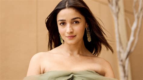 Alia Bhatt Wallpaper 4k 2024 Indian Actress Portrait