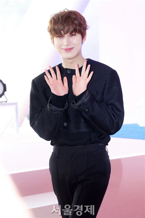 엔하이픈 선우 엔진 마음 녹이는 눈웃음 Se★포토 서울경제