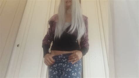 Lavinia Della Love A Naughty Milf Teases You With Leggins And