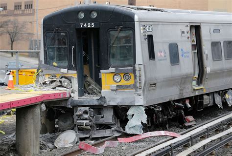 3 killed in LIRR train crash and derailment in New York - Good Morning