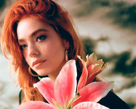 L Devine lança Girls Like Sex um hino positivo para o sexo