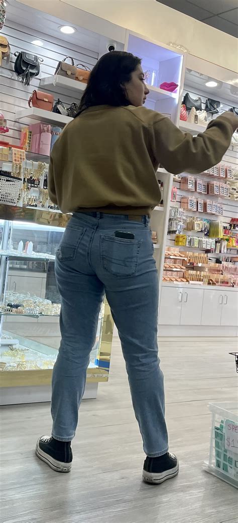 Cutie Latina Salesperson Tight Jeans Forum