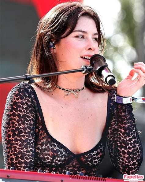 Gracie Abrams Aka Gracieabrams Nude Leaks Fapellas