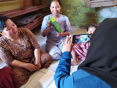 fisip unair ajak ibu kampung  malam buat konten universitas