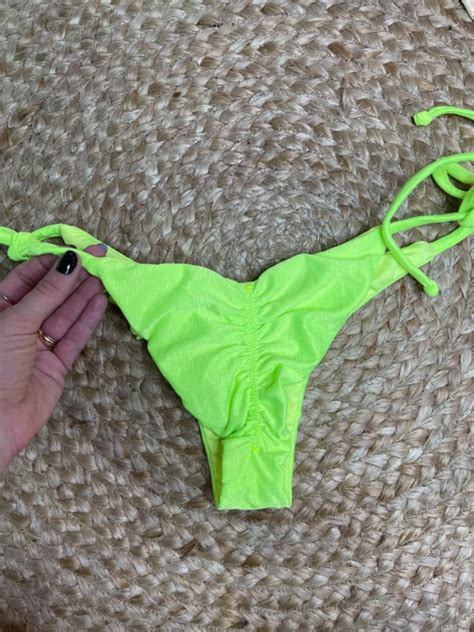 Conjunto Biquíni Glam Cortininha E Calcinha De Amarrar Empina Bumbum