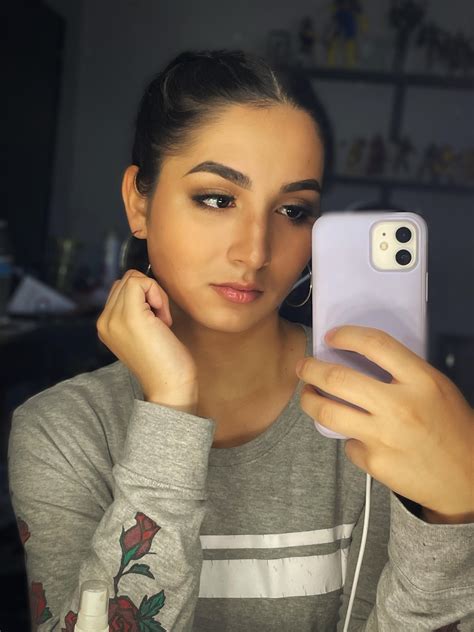 Best U Selena The Latina Images On Pholder Transadorable MTF Selfie Train And U Selena The