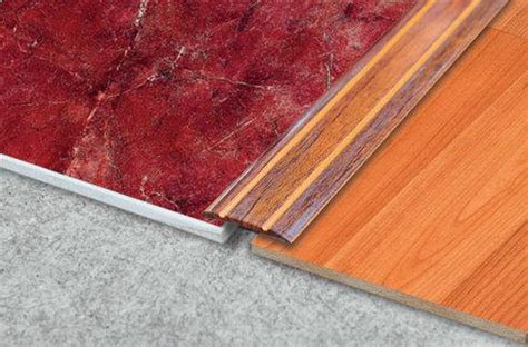 Cтык между плиткой и ламинатом