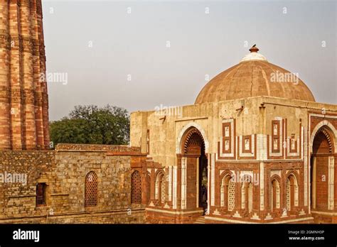 Alai Darwaza Qutb Minar Complex Stock Photo Alamy