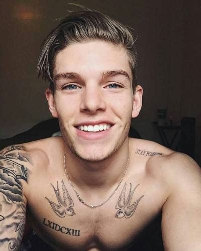 Post Hot Hunks Stuff Tumblr Tumbex