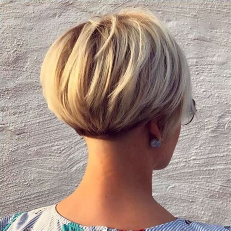 Short Wedge Haircuts Back View Wavy Haircut