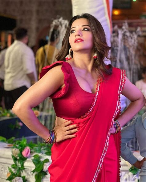 Red Hot Saree Actress