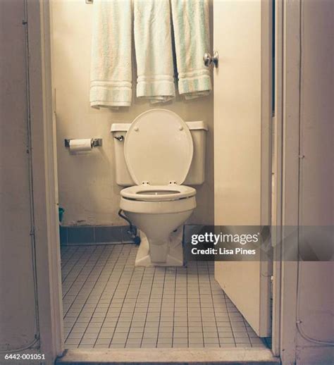 how to open toilet