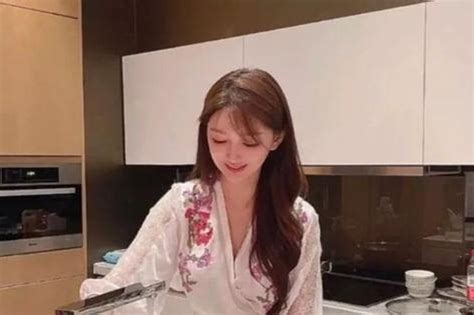 Rộ tin Huỳnh Hiểu Minh kết hôn với hot girl Diệp Kha Tạp chí Người Đưa Tin