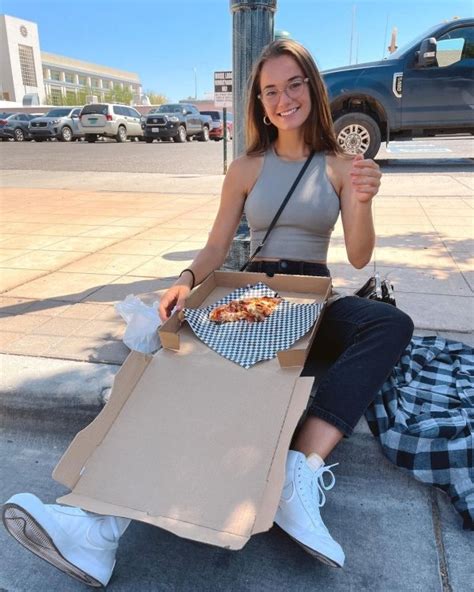 Hot Car Selfies Pics