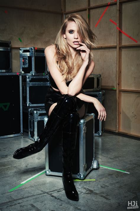 Long Layered Blonde Hair With An Undercut