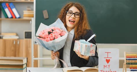 Что подарить учителю на выпускной — идеи для школьников и родителей ...