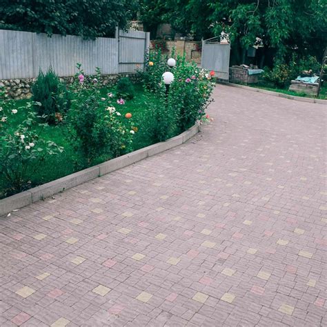 13 Creative Driveway Landscaping Ideas | Family Handyman