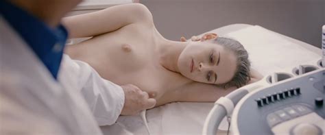 Naked Kristen Stewart In Personal Shopper