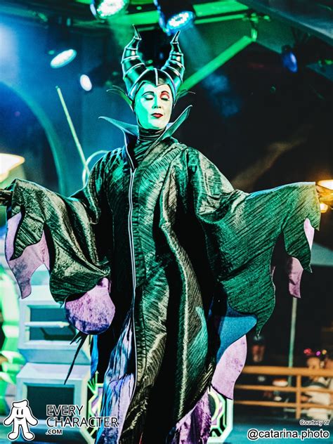 Dlr Disney Villains Dance Party On
