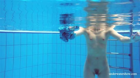 Beautiful Ginger Hairy Pussy Underwater