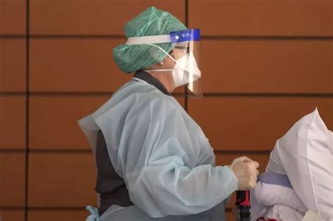 Coronavirus Doctors Pose For Naked Photos In Protest Against PPE Shortage Daily Star