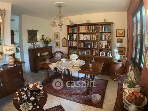 Nude proprietà a Lucca Casa it