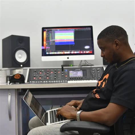 Yomi Elusanmi (@iamsmartmix) • Threads, Say more