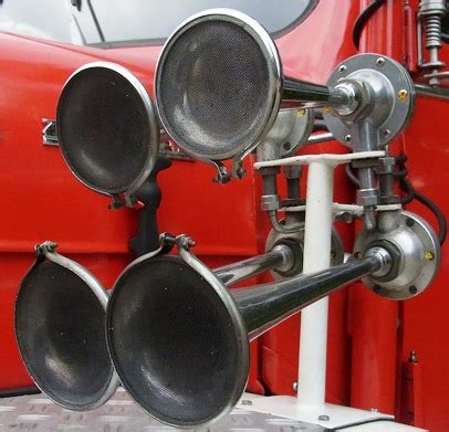 Что такое клаксон и для чего он нужен в автомобиле