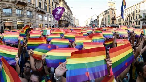 Minacce E Abusi Sul Figlio Perch Gay Condannati I Genitori La Stampa