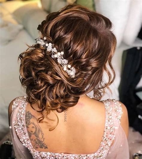 20 Bridal Hairstyles For Mehndi And Sangeet Function