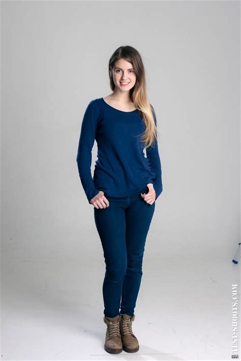 ギャラリーFirst Nude casting Riley from Test shoots