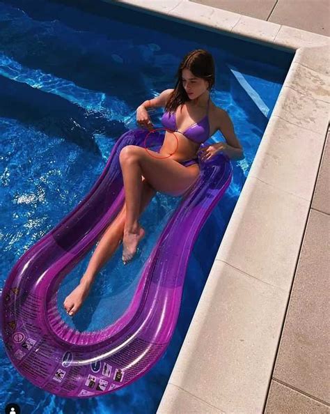 Roksana W Giel W Bikini Gor Ce Zdj Cia I Stylowe Kostiumy K Pielowe Nazwa Strony