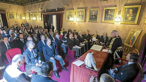 La Infanta Elena Recibe El Lazo De Dama Maestrante De Zaragoza
