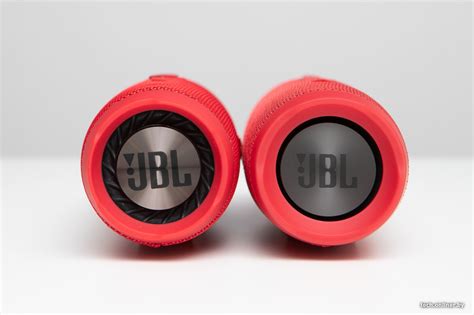 Посмотрели, послушали и сравнили фейковые и оригинальные колонки JBL