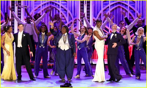 The Some Like It Hot Cast Lights Up Tony Awards With Performance Video Tony