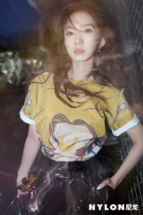 Hot Sexy Meng Meiqi Bikini Pics